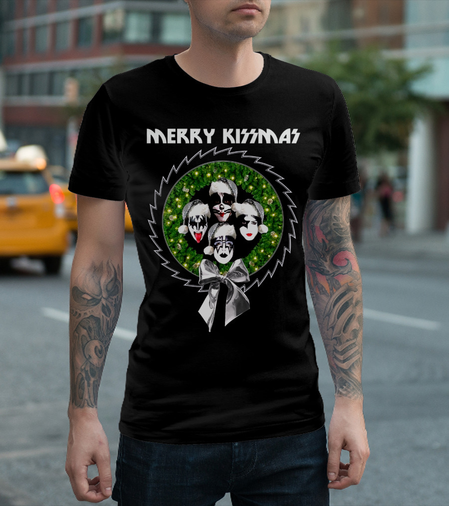 Merry Kissmas with Iconic Rock Band Faces in Festive Santa Hats Wreath T-Shirt