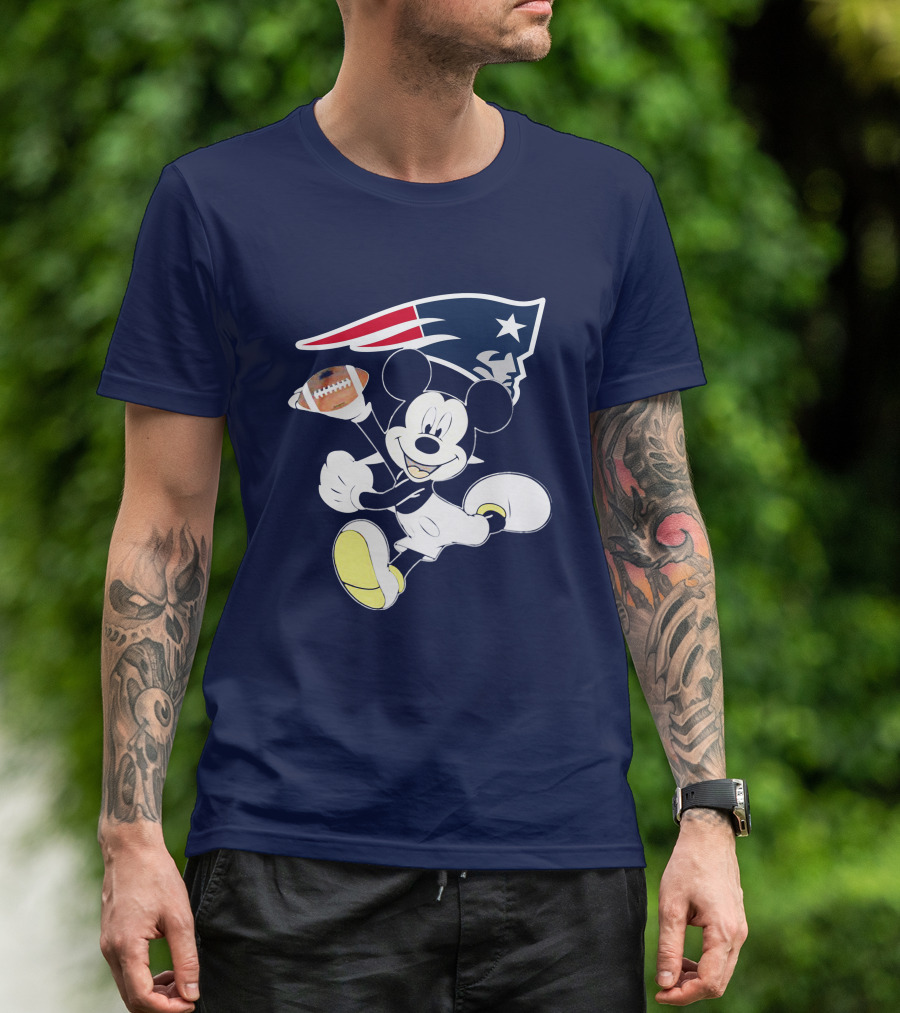 Mickey Patriots Football Fan Crossover With Iconic New England T-Shirt