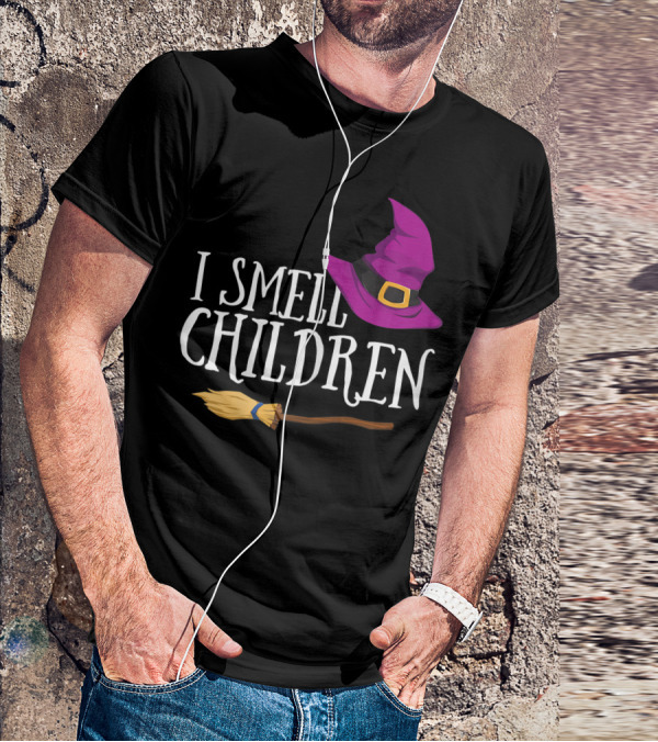 I Smell Children Halloween Witch Hat And Broom T-Shirt