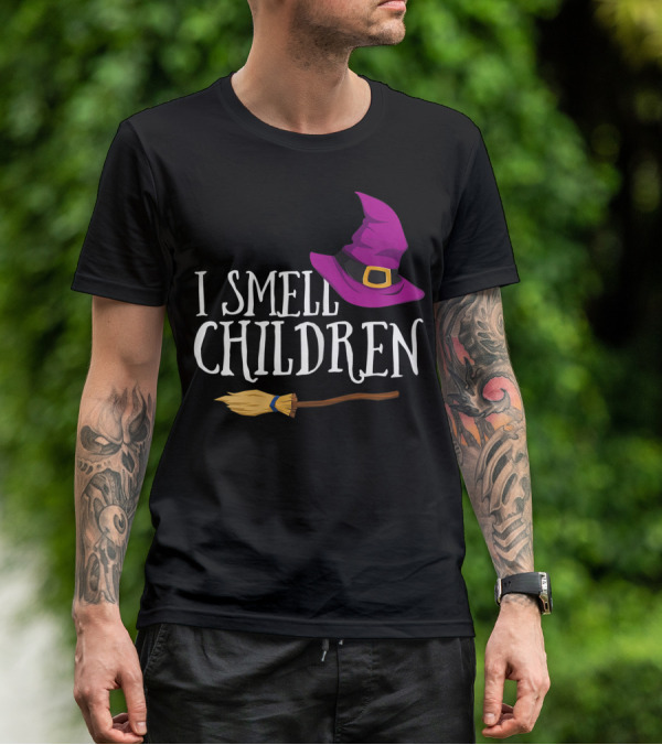 I Smell Children Halloween Witch Hat And Broom T-Shirt