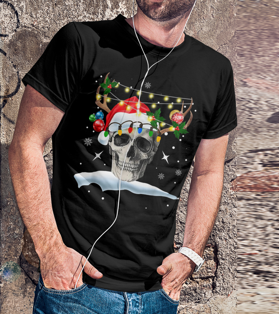 Skull Reindeer Christmas Funny Santa Hat Antlers Holiday Lights Snowflakes T-Shirt