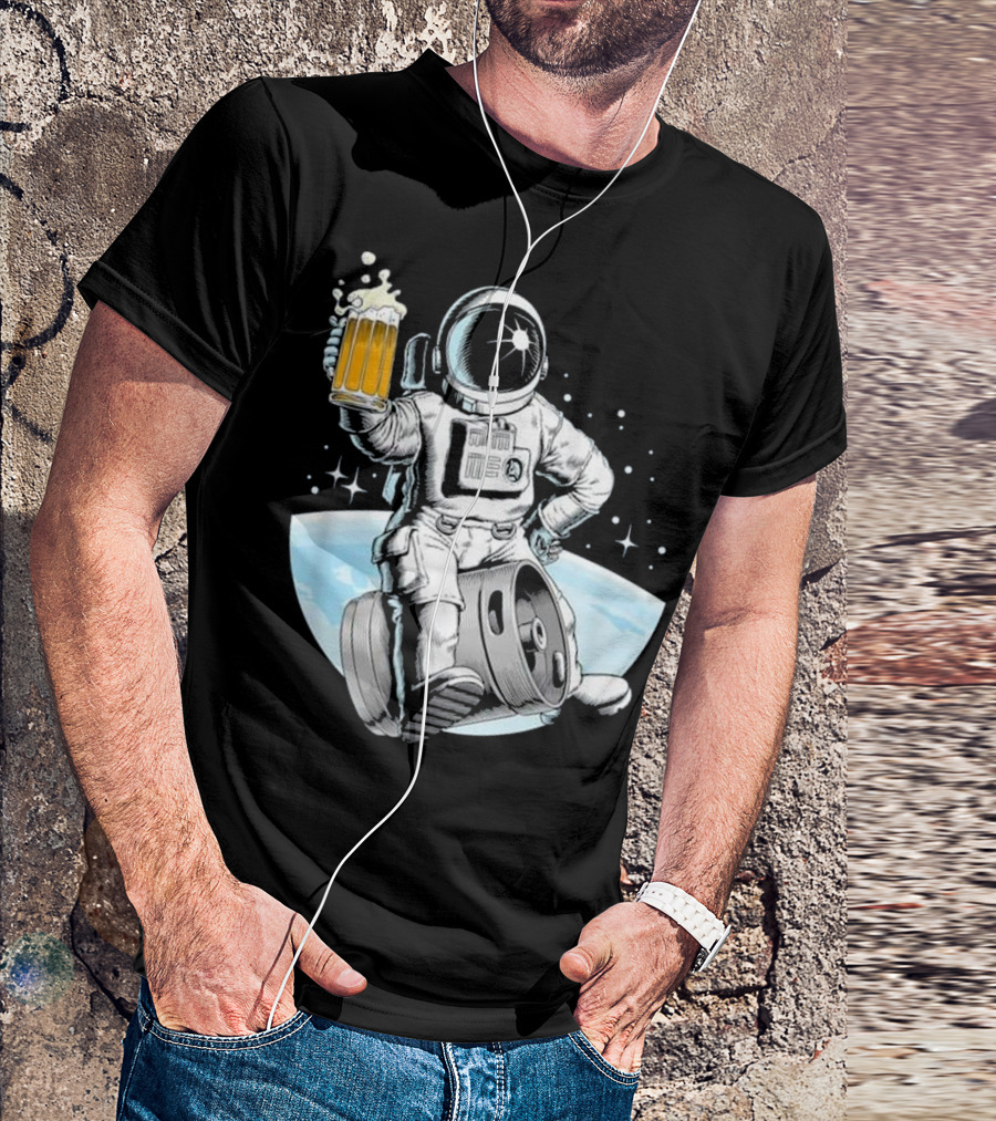 Beer Drinking Astronaut Holding A Mug Of Beer In Space With Stars And Earth Background T-Shirt