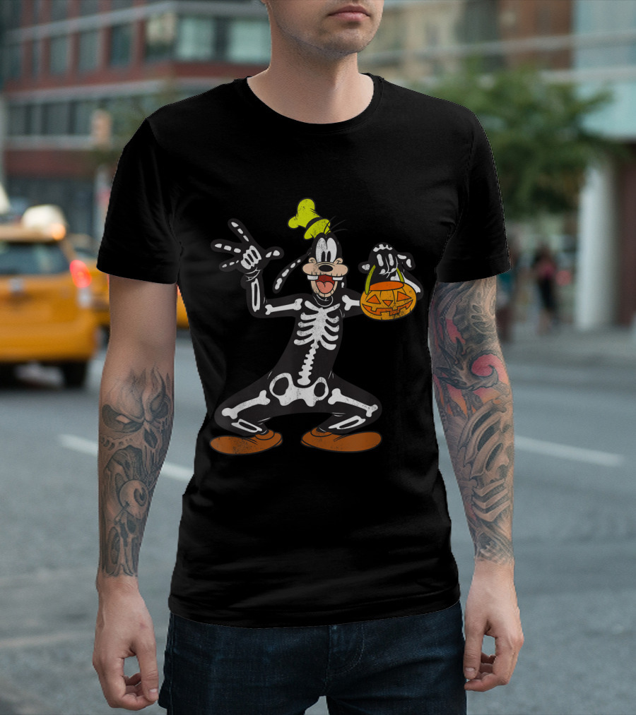 Goofy Skeleton Holding Pumpkin Halloween Disney T-Shirt