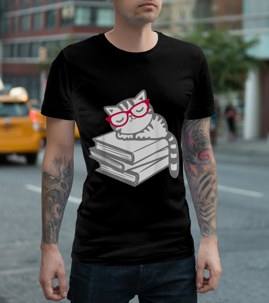Cat with Red Glasses on Books: Cute Book Nerd Reader T-Shirt