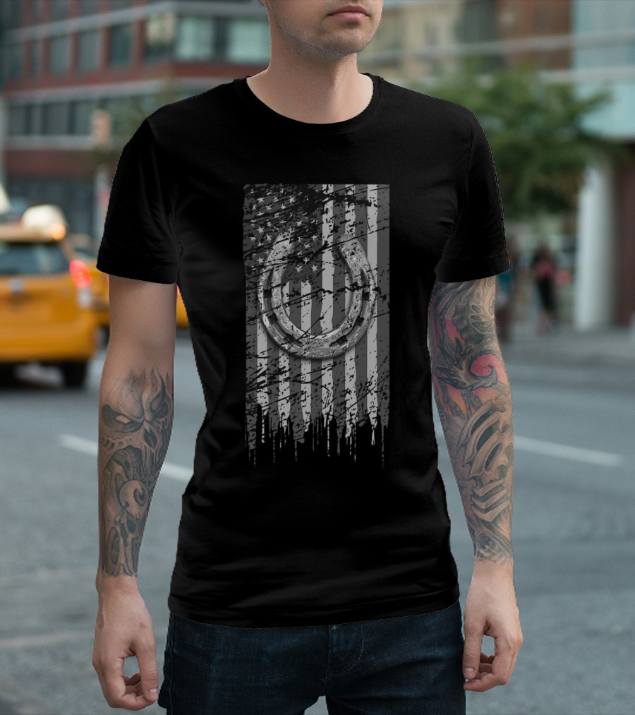 Horseshoe Horse Lover American Flag Grunge T-Shirt