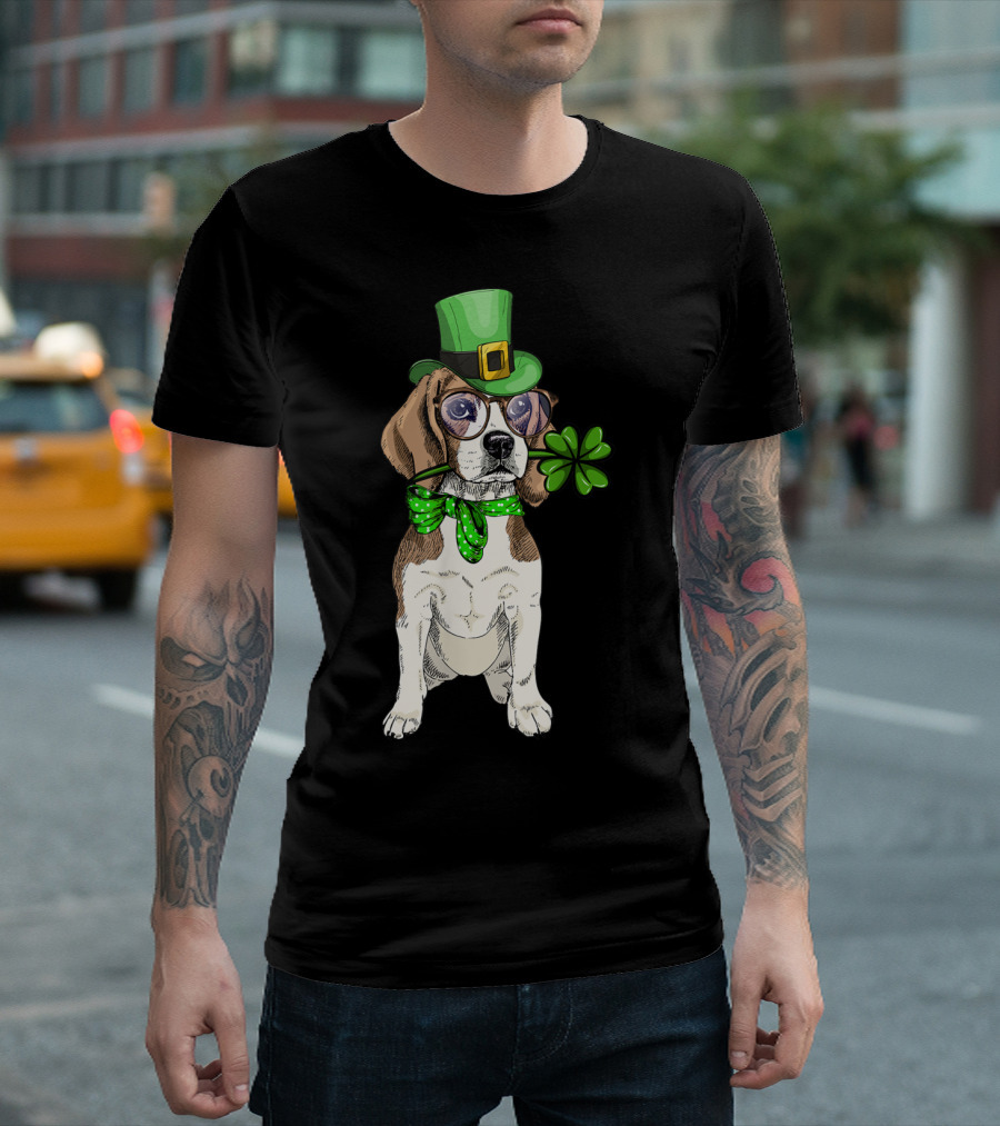 Beagle with Shamrock and Green Hat for St Patrick's Day T-Shirt