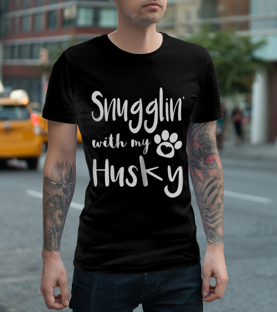 Snugglin' With My Husky Paw Print Love T-Shirt