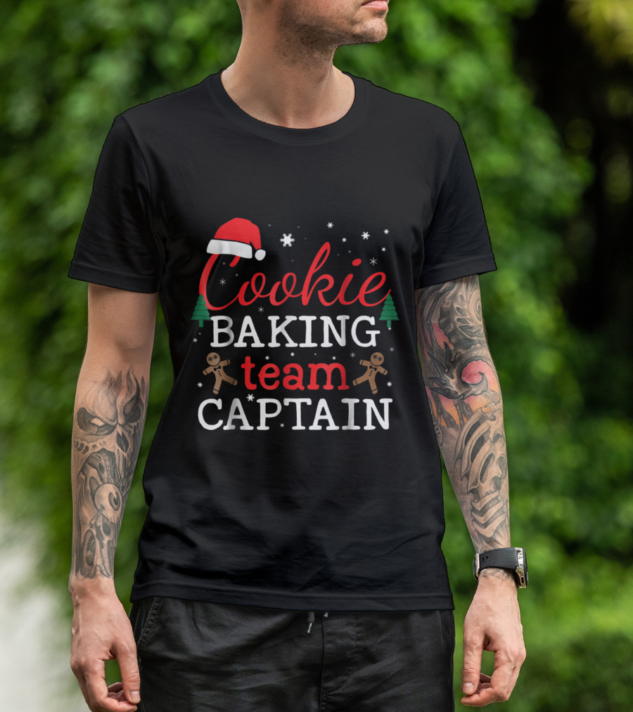 Santa Hat Cookie Baking Team Captain With Gingerbread Men And Christmas Trees T-Shirt