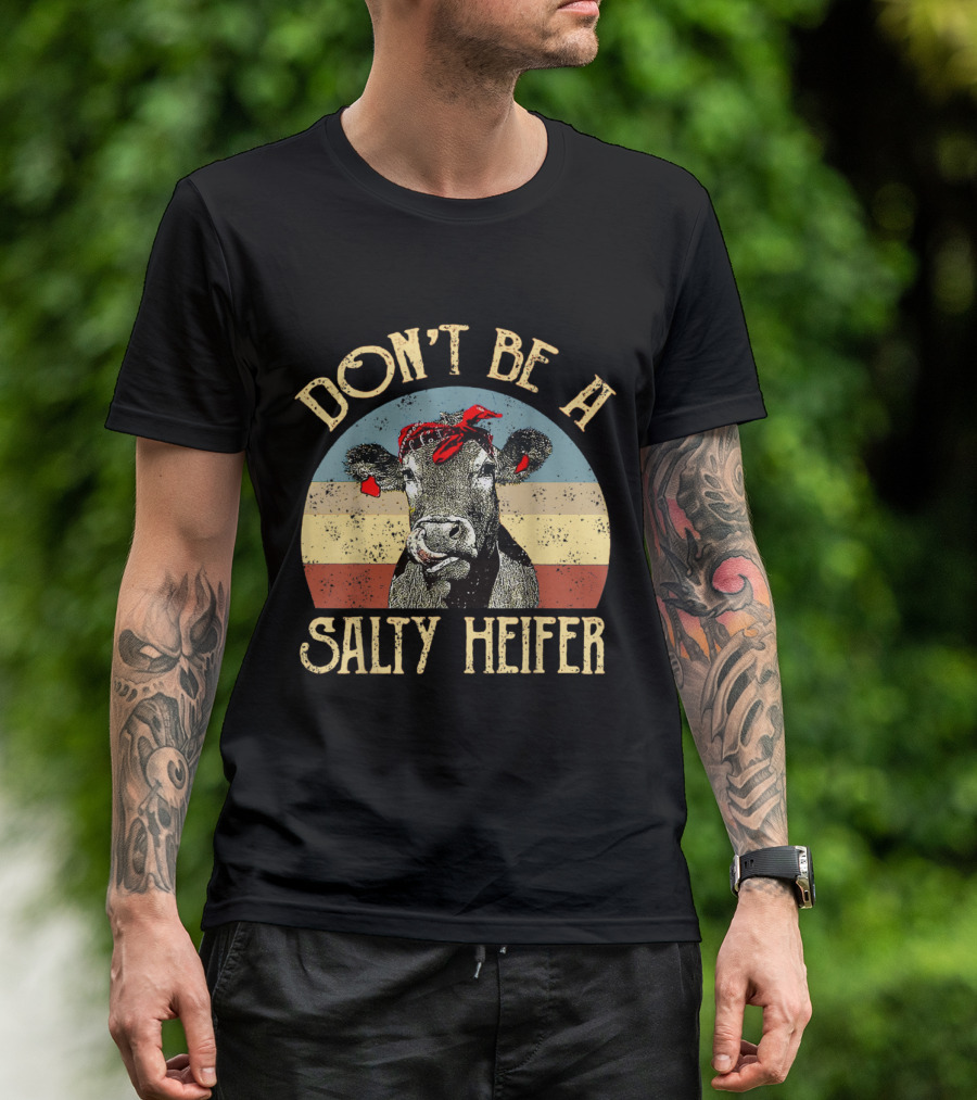 Don't Be A Salty Heifer Funny Cow With Red Bandana Retro Look T-Shirt