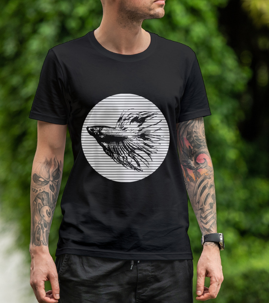 Betta Splendens Siamese Fig Fish With Striped Circle Background T-Shirt