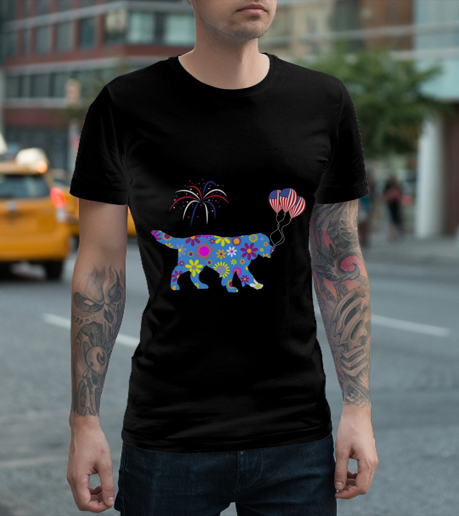 Golden Retriever Flower Power with American Flag Balloons and Fireworks T-Shirt