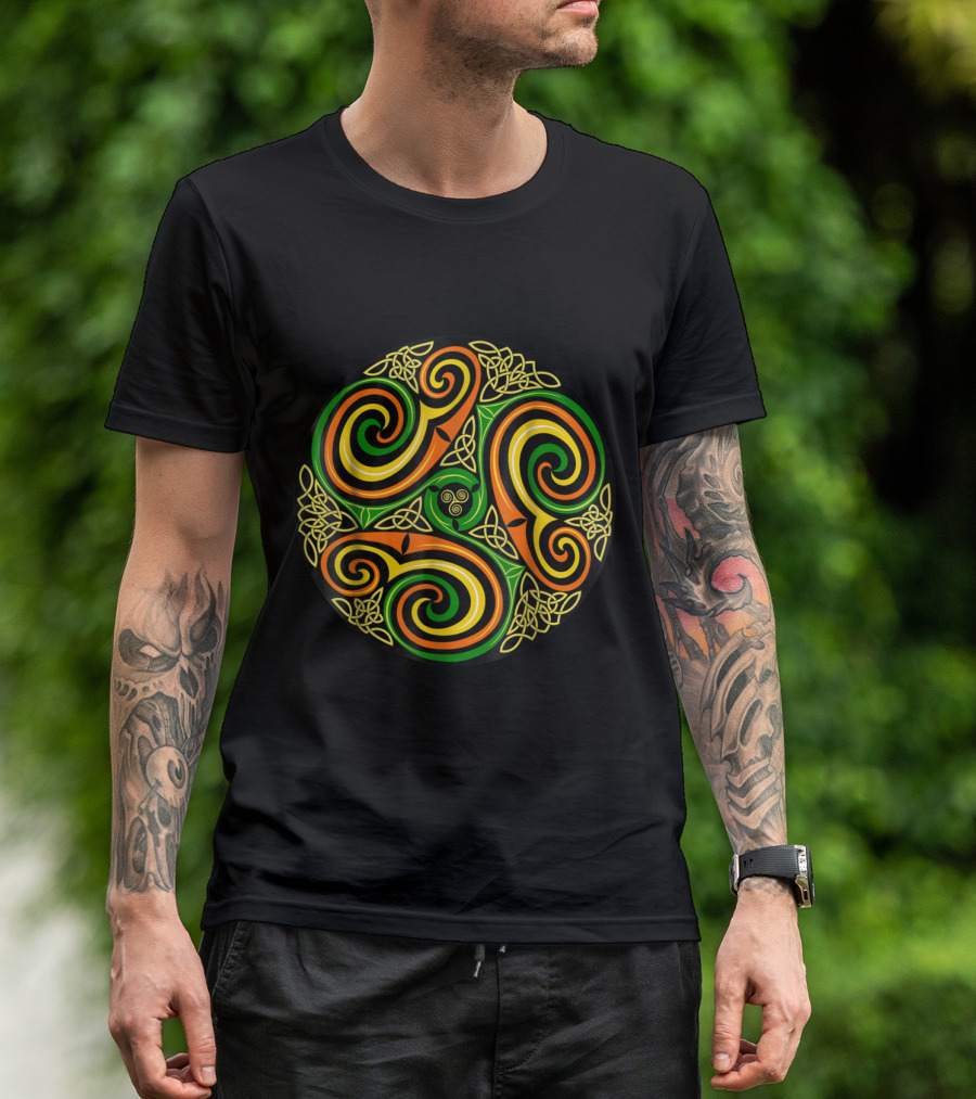 Bodhran Instrument Celtic Irish Triskelion Spiral Knot T-Shirt