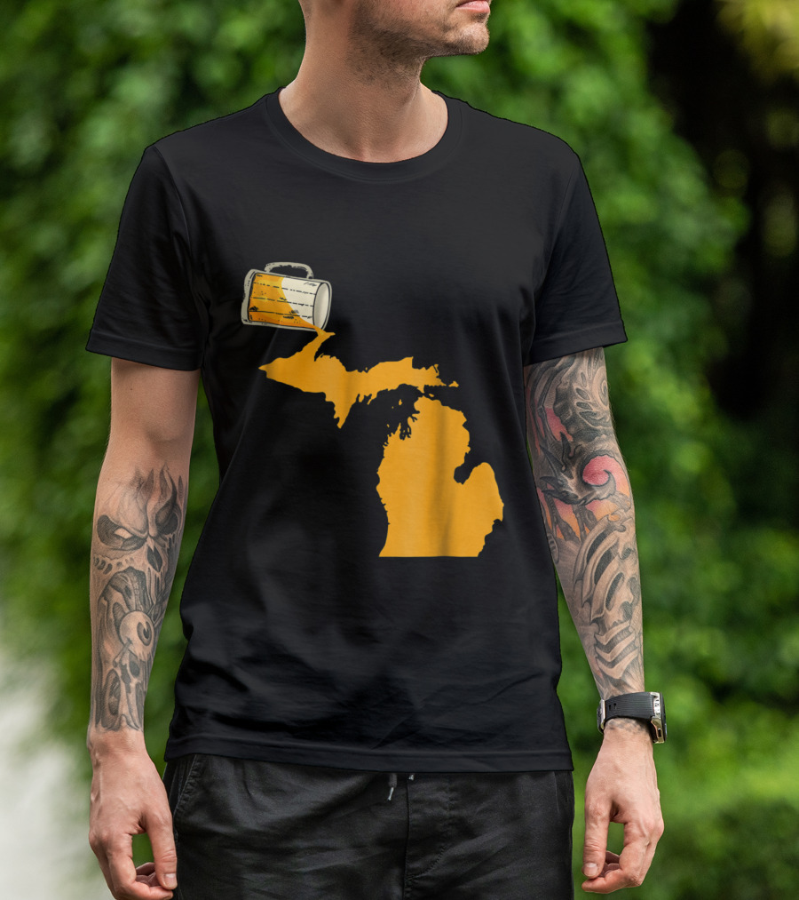 I Love Beer Pouring Over Map Of Michigan USA Funny Pat T-Shirt