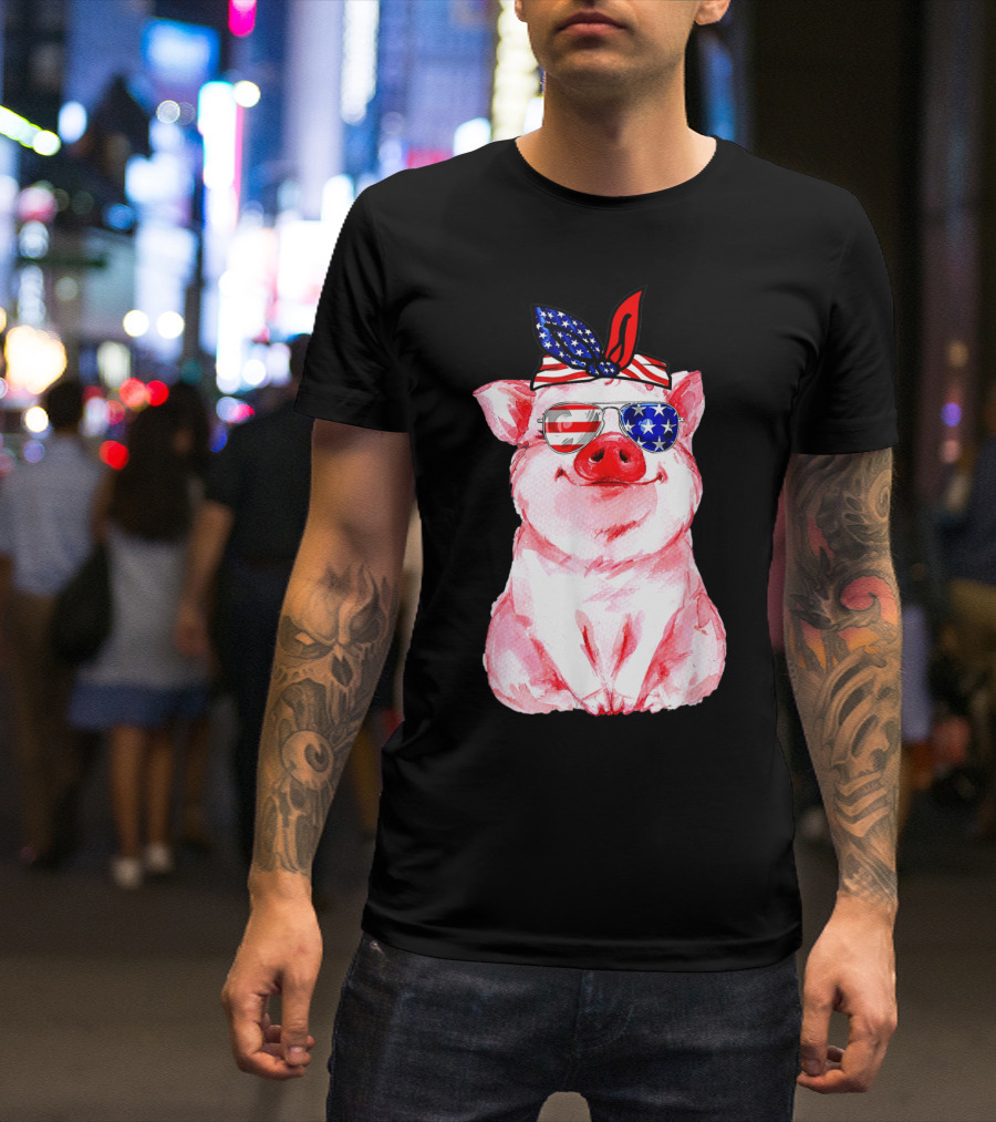 Cute Pig With American Flag Bandana And Sunglasses T-Shirt