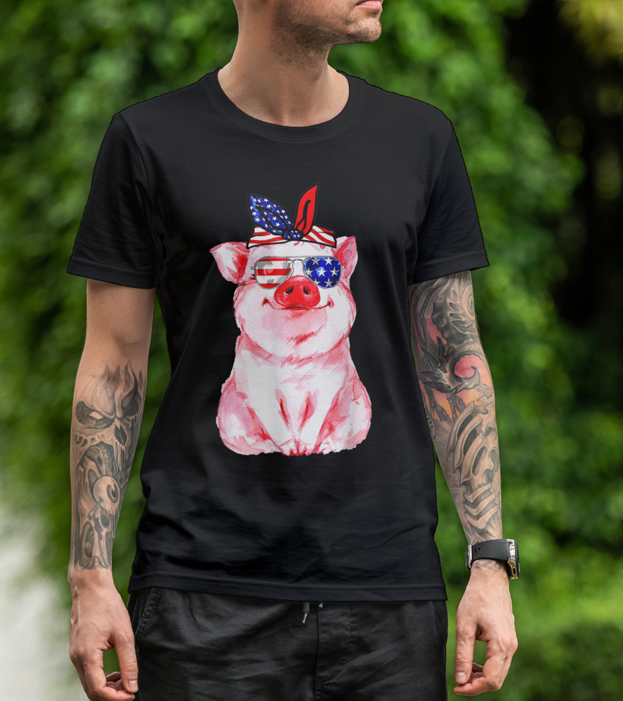 Cute Pig With American Flag Bandana And Sunglasses T-Shirt