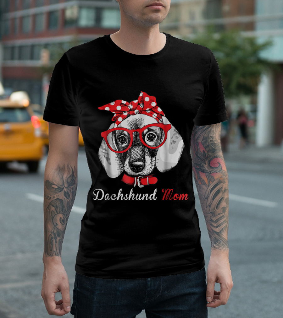 Dachshund Mom Doxie Wiener Lovers Retro Glasses Bandana T-Shirt