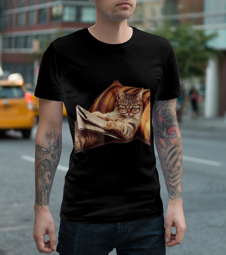 Funny Reading Cat Meme Internet Relaxing with Newspaper T-Shirt