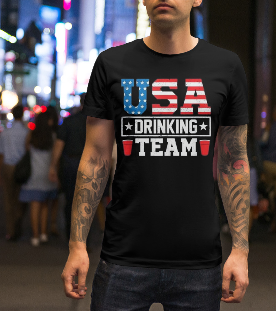 USA Drinking Team Funny Drinking Beer Red Cups Stars Stripes T-Shirt