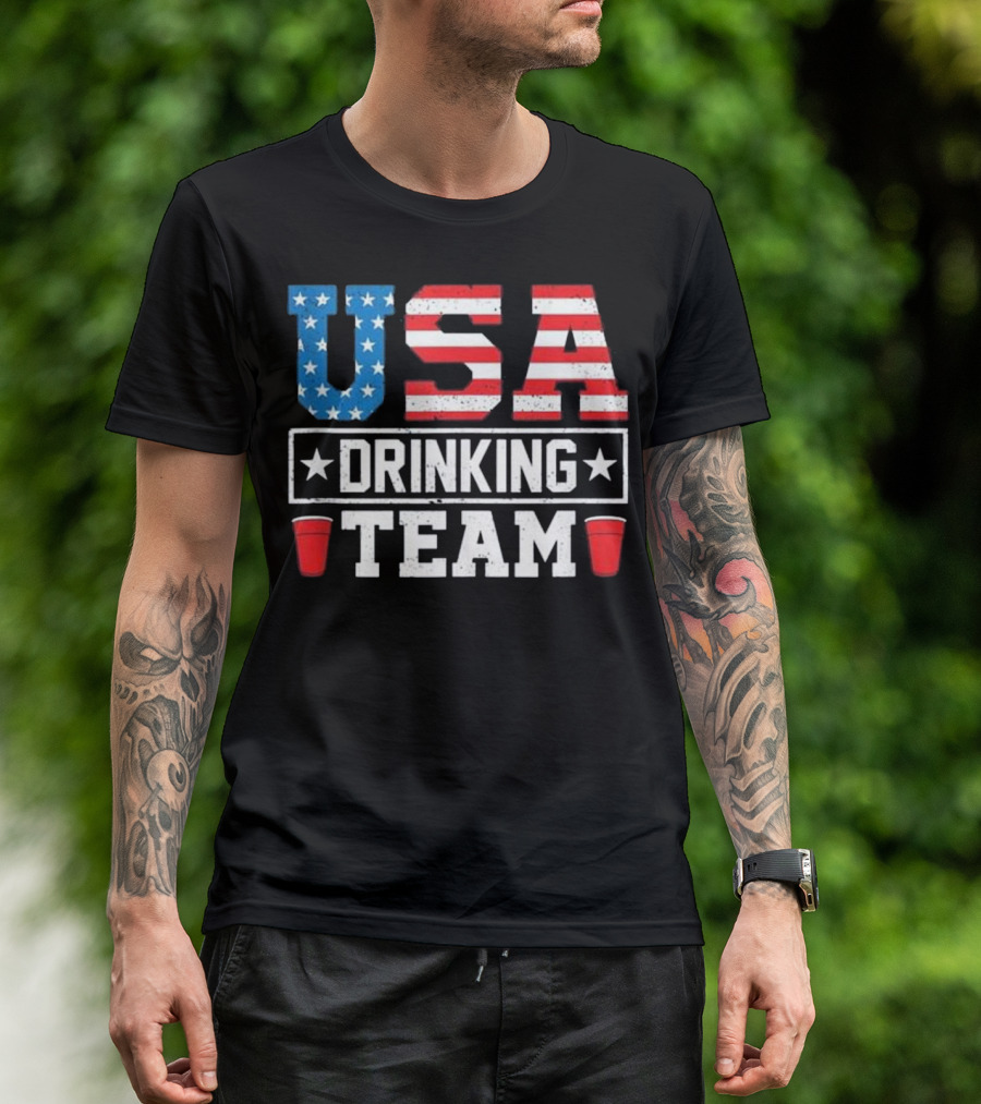 USA Drinking Team Funny Drinking Beer Red Cups Stars Stripes T-Shirt
