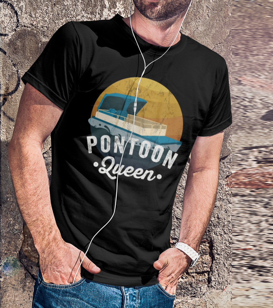 Pontoon Queen Vintage Women Funny Boating Sunset T-Shirt