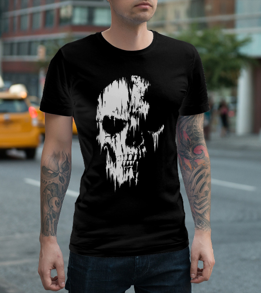 Tattered Skull Distressed Grunge Style Skull T-Shirt