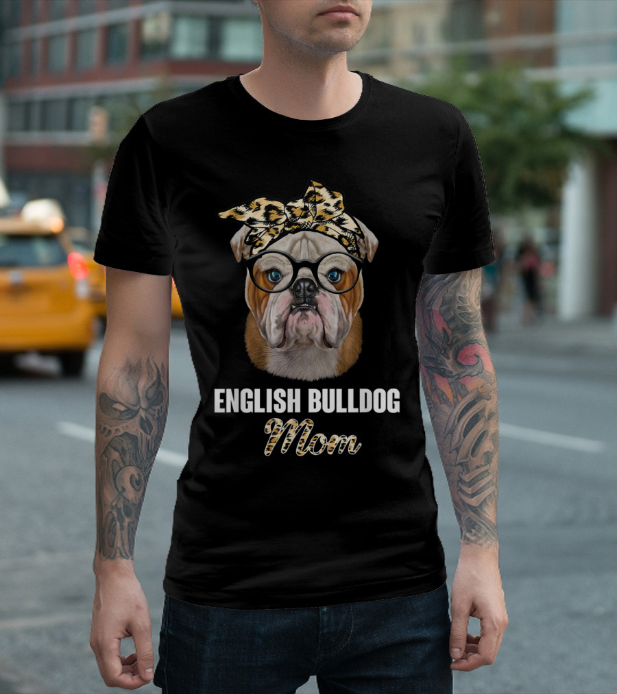 English Bulldog Mom Leopard Plaid Mother's Day T-Shirt