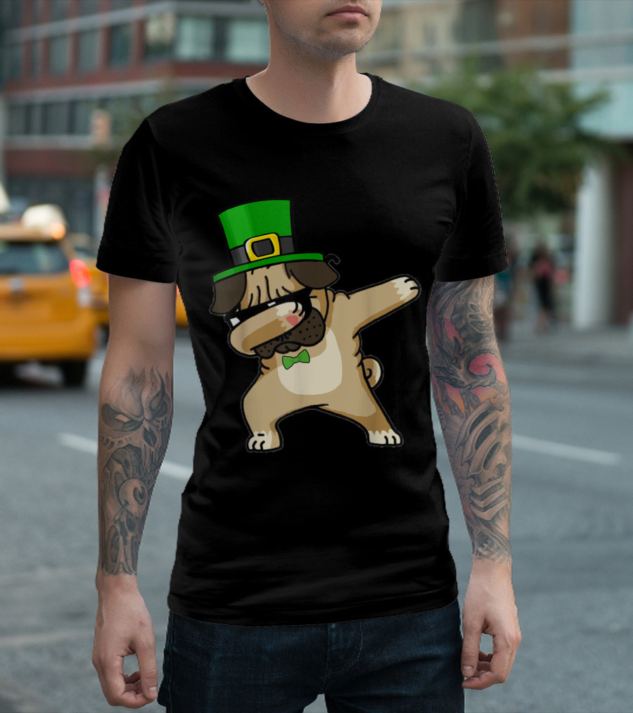 St Patricks Day Dabbing Pug In Green Leprechaun Hat With Bowtie T-Shirt