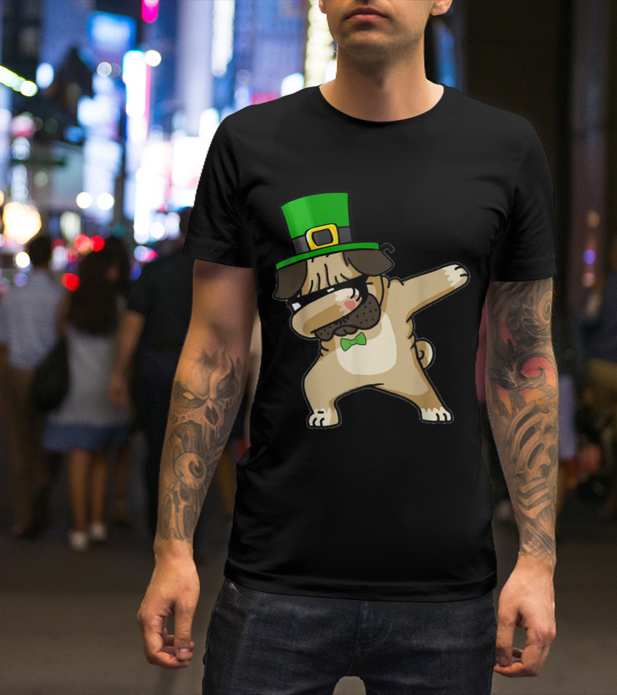 St Patricks Day Dabbing Pug In Green Leprechaun Hat With Bowtie T-Shirt