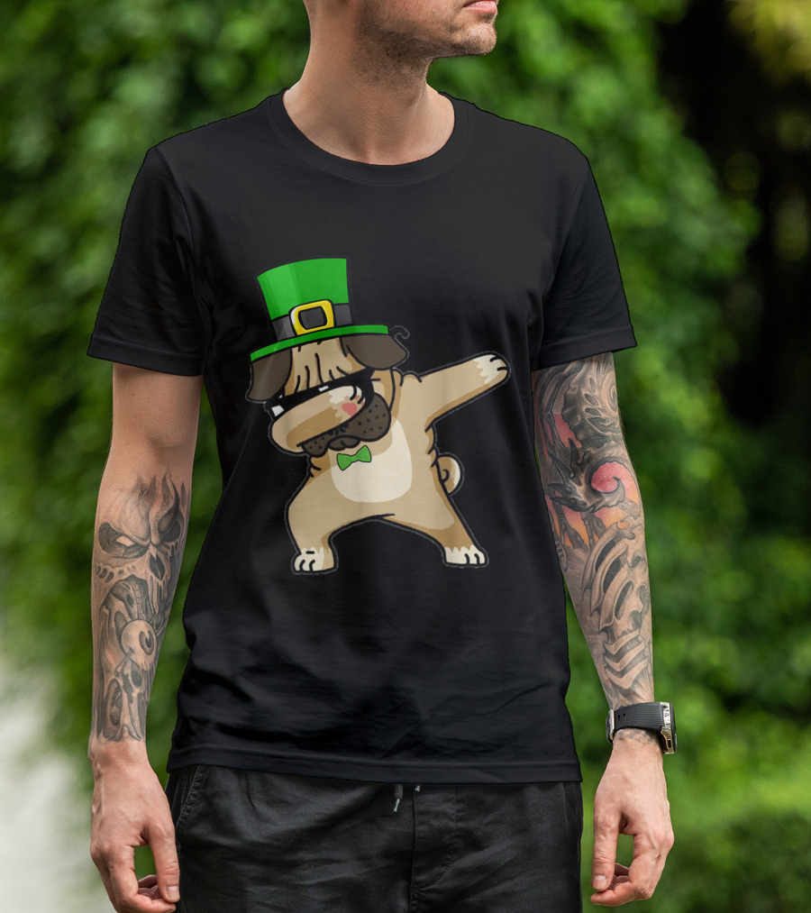 St Patricks Day Dabbing Pug In Green Leprechaun Hat With Bowtie T-Shirt