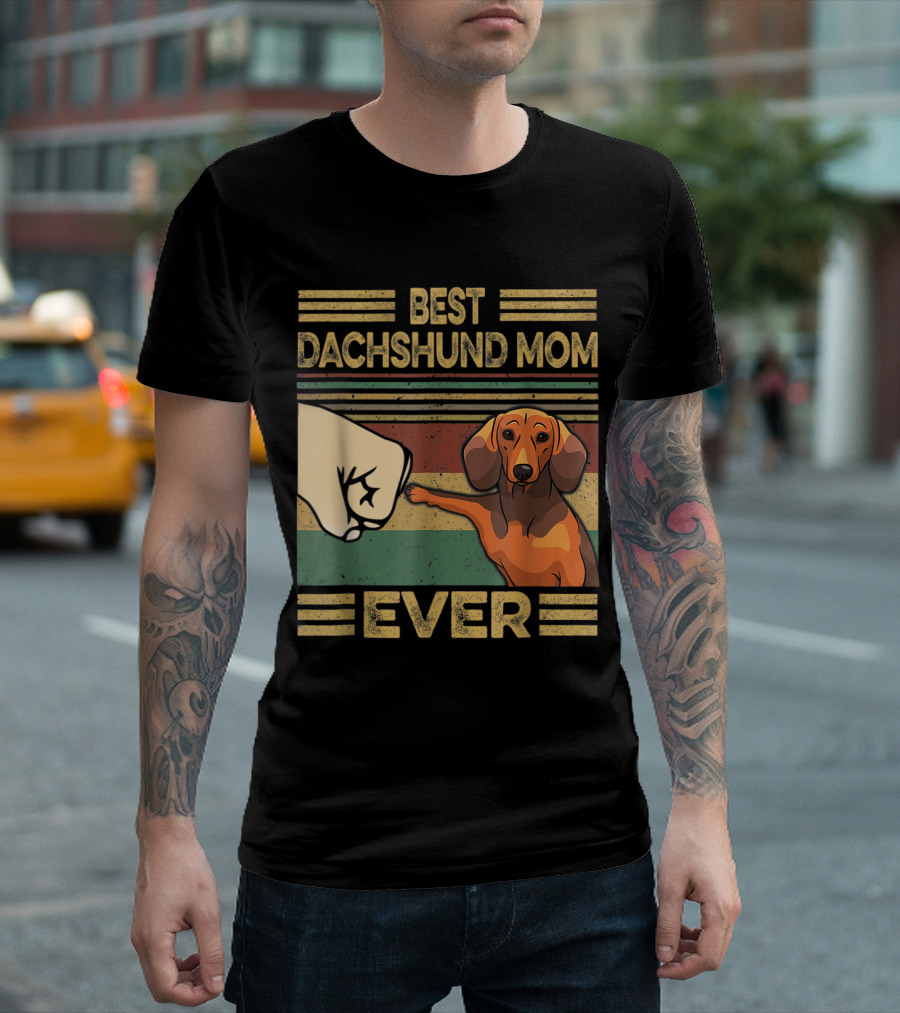 Best Dachshund Mom Ever Vintage Fist Bump T-Shirt