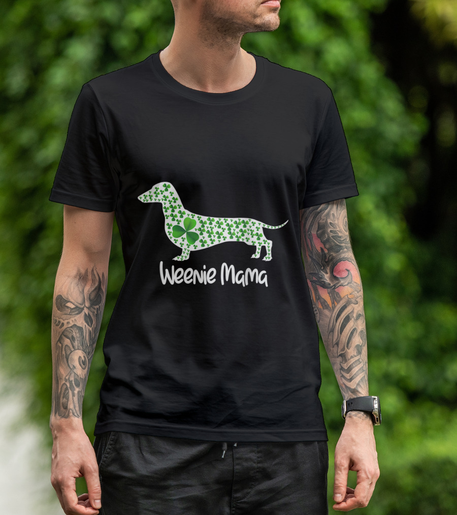 Weenie Mama Dachshund Clover Patrick Day T-Shirt