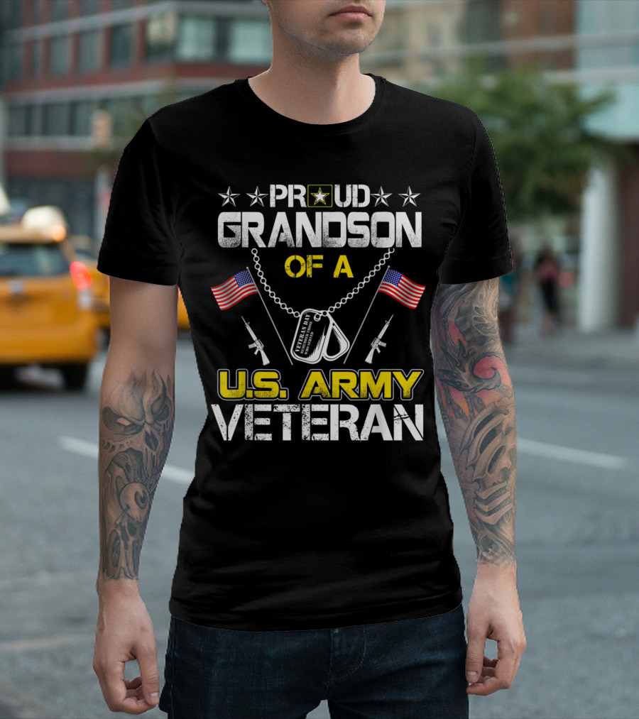 Proud Grandson Of A U.S. Army Veteran With American Flags And Dog Tags T-Shirt