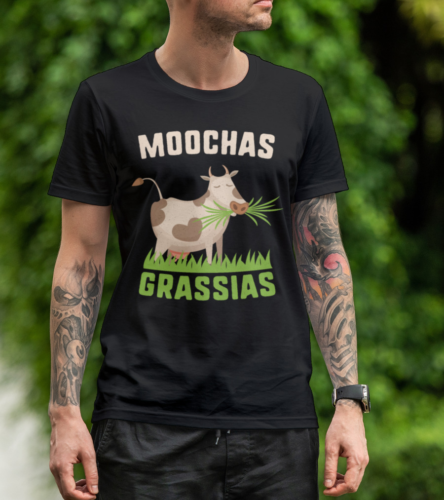 Moochas Grassias Funny Cow Eating Grass Playful Pun T-Shirt