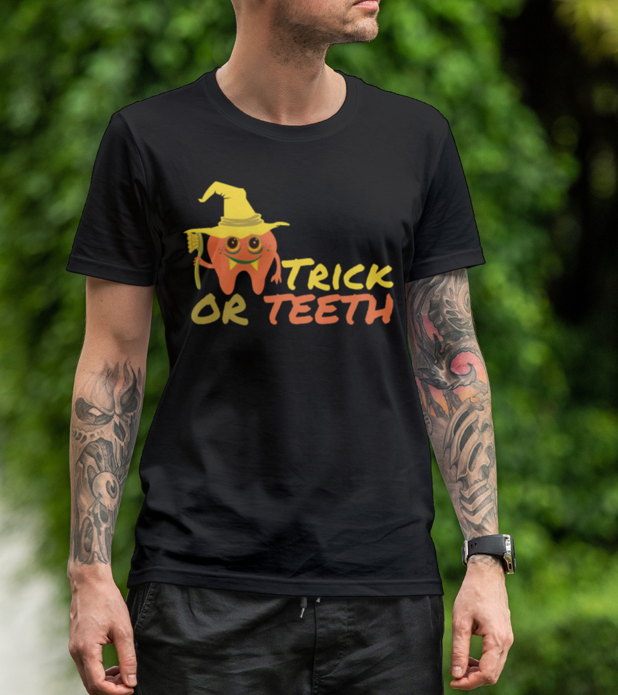 Trick Or Teeth Halloween Tooth With Witch Hat And Brush T-Shirt