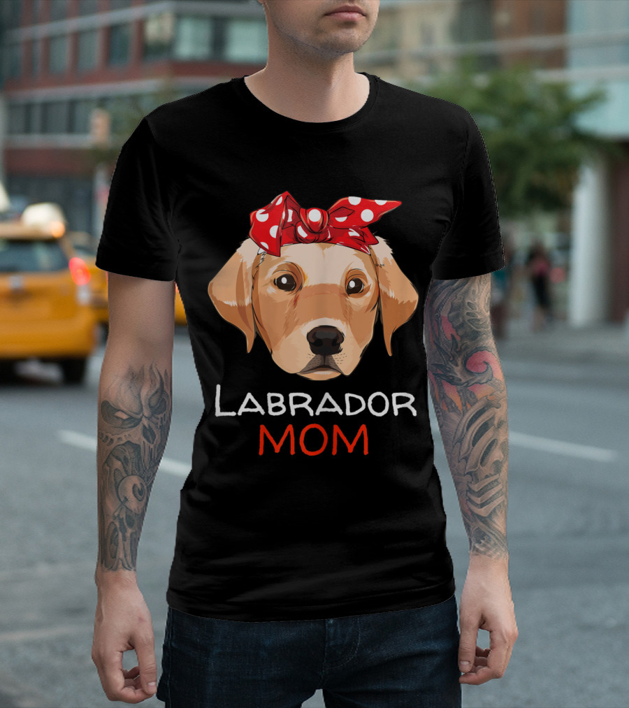 Labrador Mom Lab Retriever Dog with Red Polka Dot Bandana T-Shirt