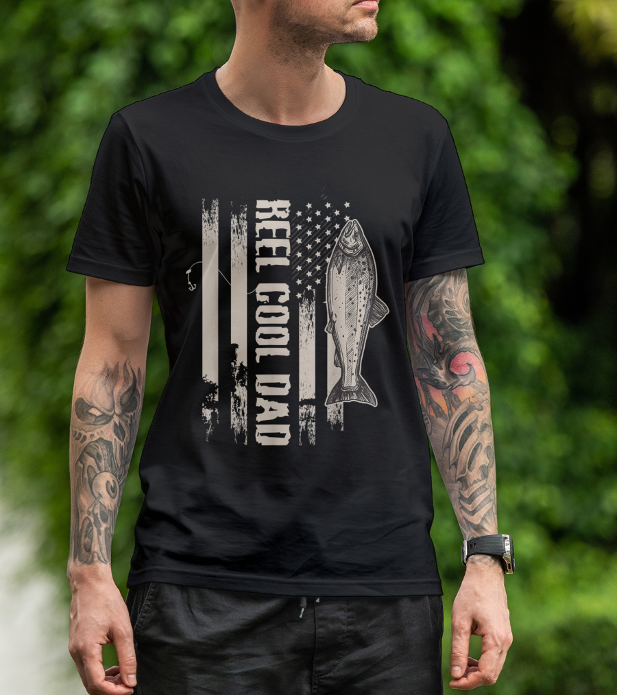 Reel Cool Dad American Flag Fishing Novelty Graphic With Patriotic Fish T-Shirt