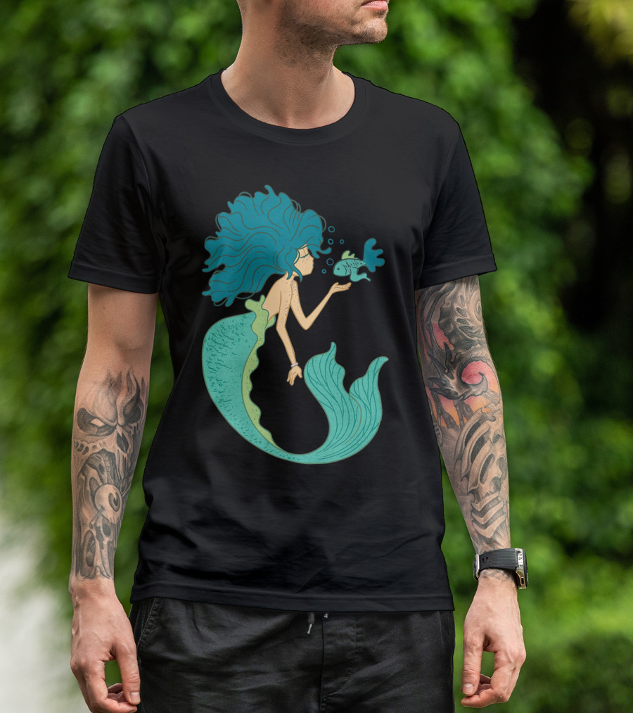 Mermaid Kissing Fish Underwater Scene With Flowing Hair T-Shirt