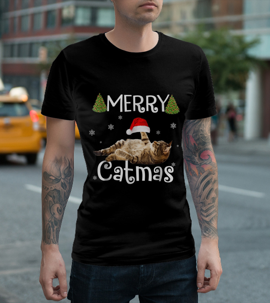 Merry Catmas Tacky Christmas Cat with Santa Hat and Snowflakes T-Shirt