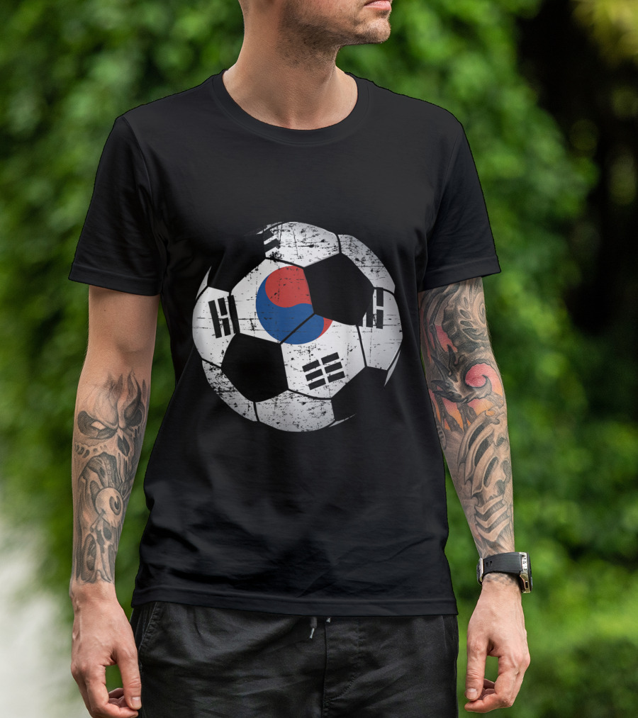 “Distressed South Korea Flag Soccer Ball Design” T-Shirt