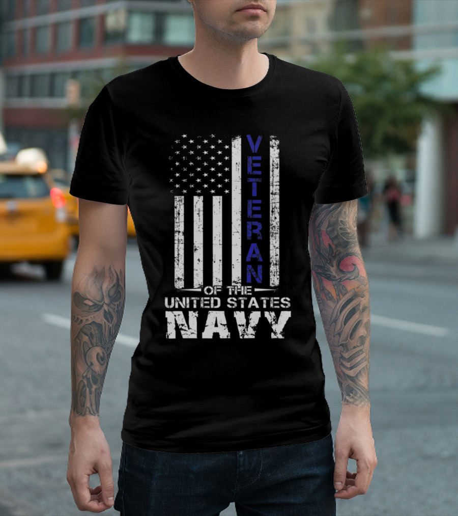 Veteran of the United States Navy Flag Design Veterans Day T-Shirt