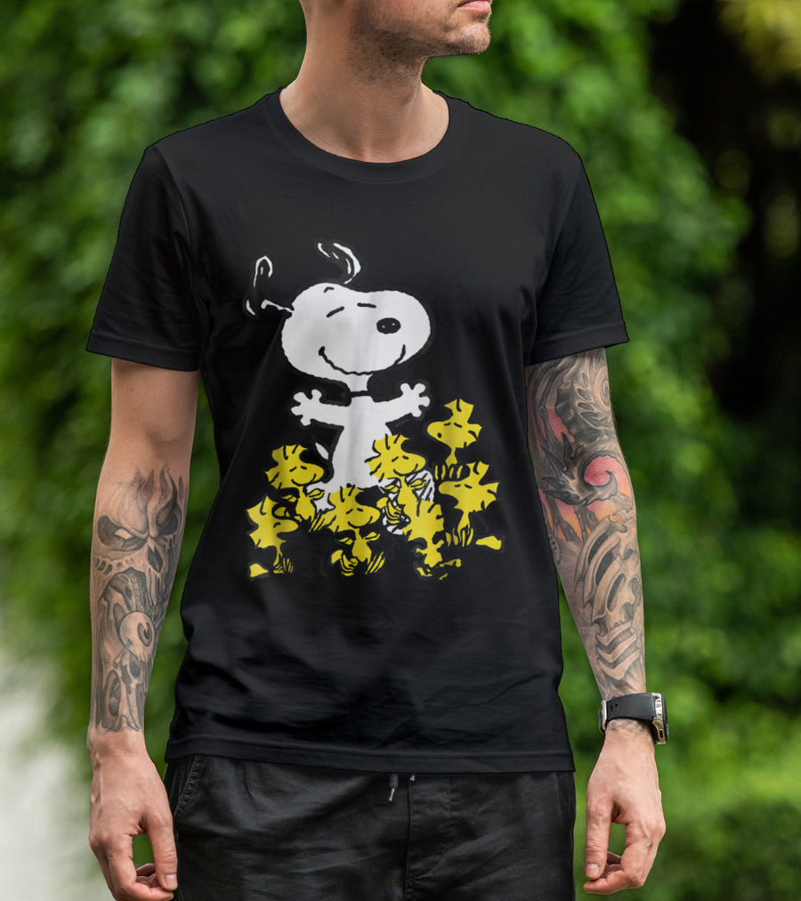Snoopy Woodstock Chick Gathering Peanuts Party T-Shirt
