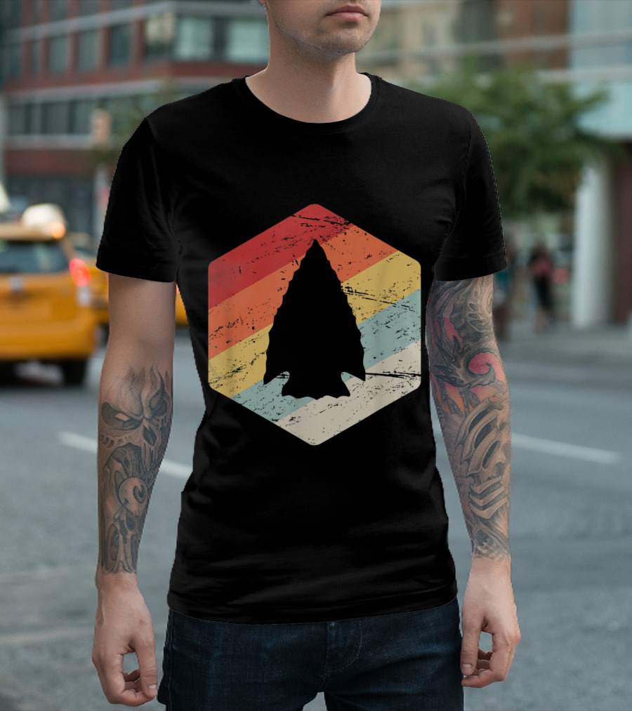Retro Vintage Arrowhead With Distressed Rainbow Hexagon Background T-Shirt