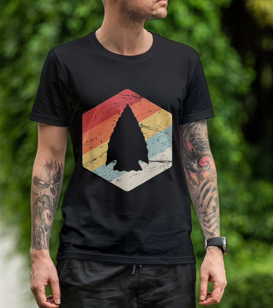 Retro Vintage Arrowhead With Distressed Rainbow Hexagon Background T-Shirt