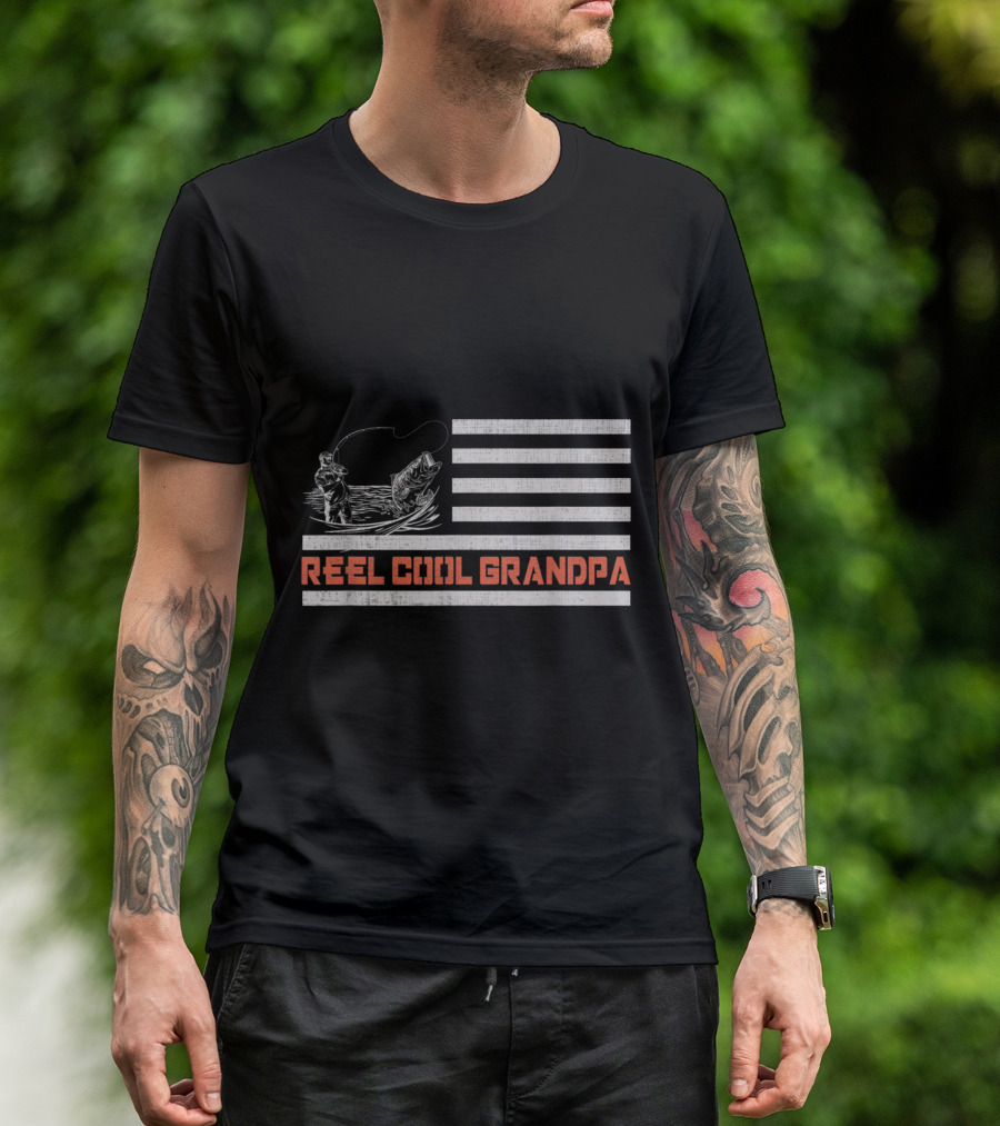 Reel Cool Grandpa Fishing USA Flag Vintage Retro T-Shirt