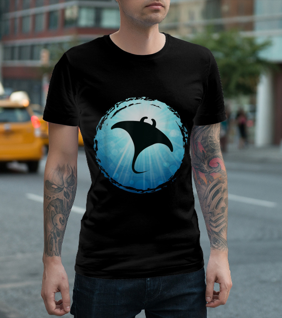 Manta Ray Blue Ocean Scuba Diving Freediving Silhouette In Deep Sea Circle T-Shirt