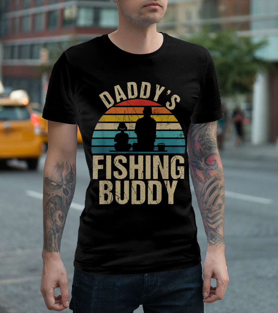 Daddy's Fishing Buddy Retro Sunset Vintage Bo T-Shirt