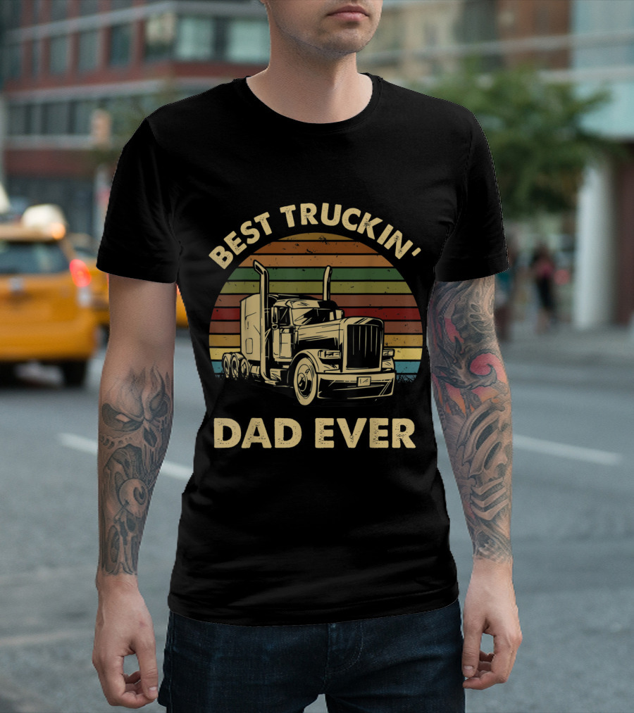 Best Truckin' Dad Ever Vintage Semi Truck Retro Stripes T-Shirt