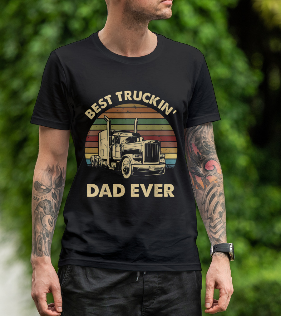 Best Truckin' Dad Ever Vintage Semi Truck Retro Stripes T-Shirt