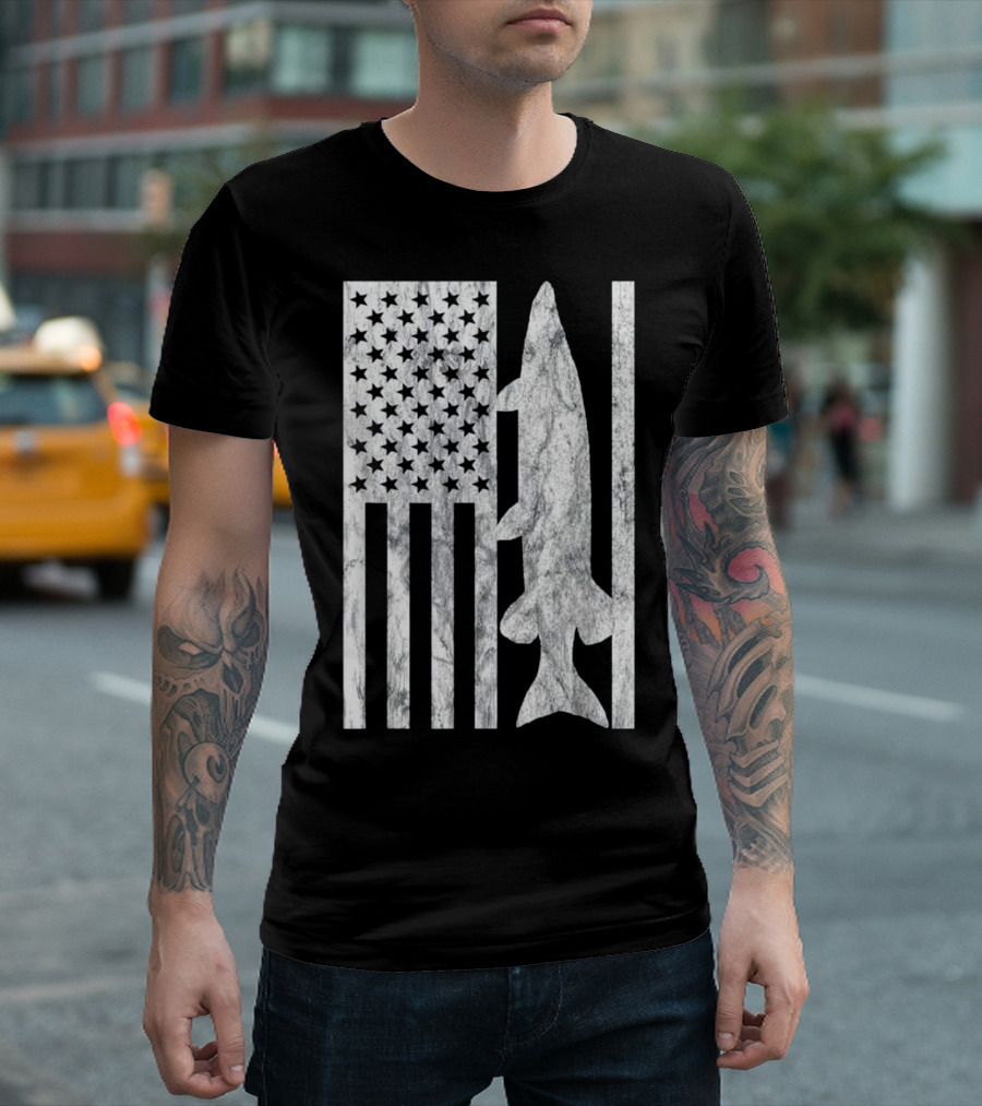 Musky Fishing American Flag Patriotic Musk Fish T-Shirt