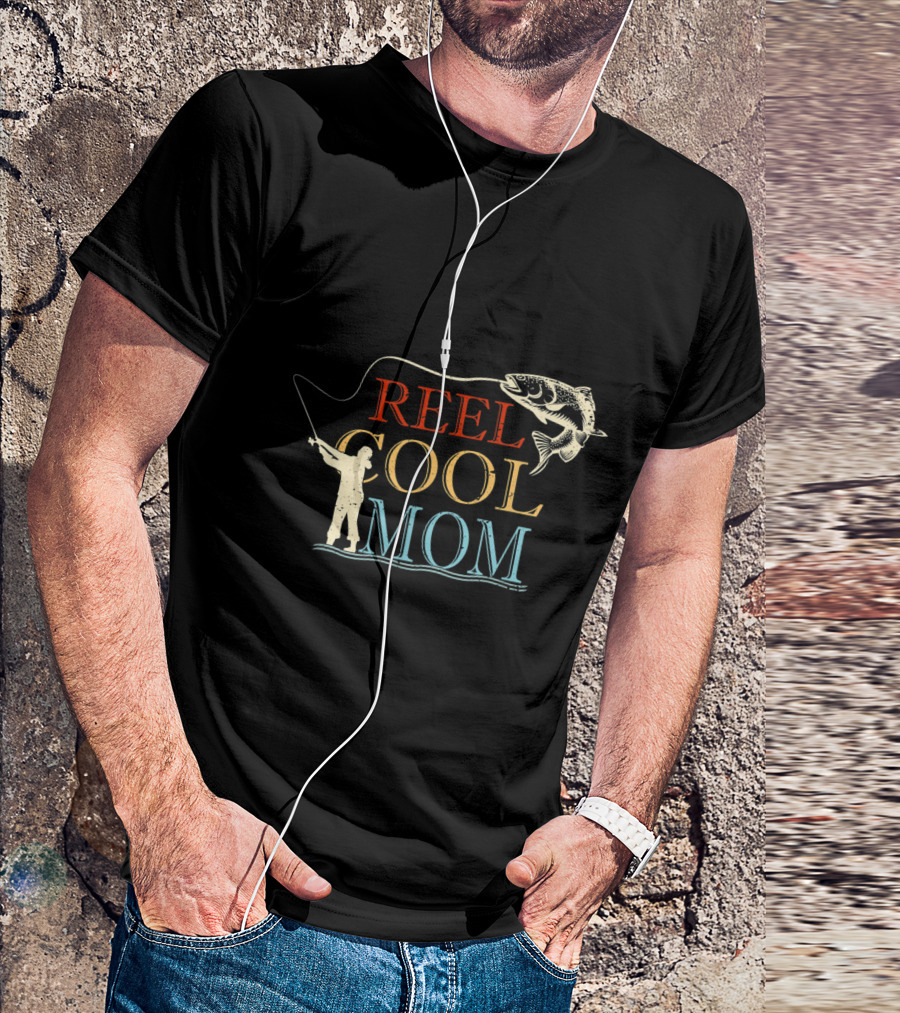 Vintage Reel Cool Mom Bass Fishing Dad Angler T-Shirt